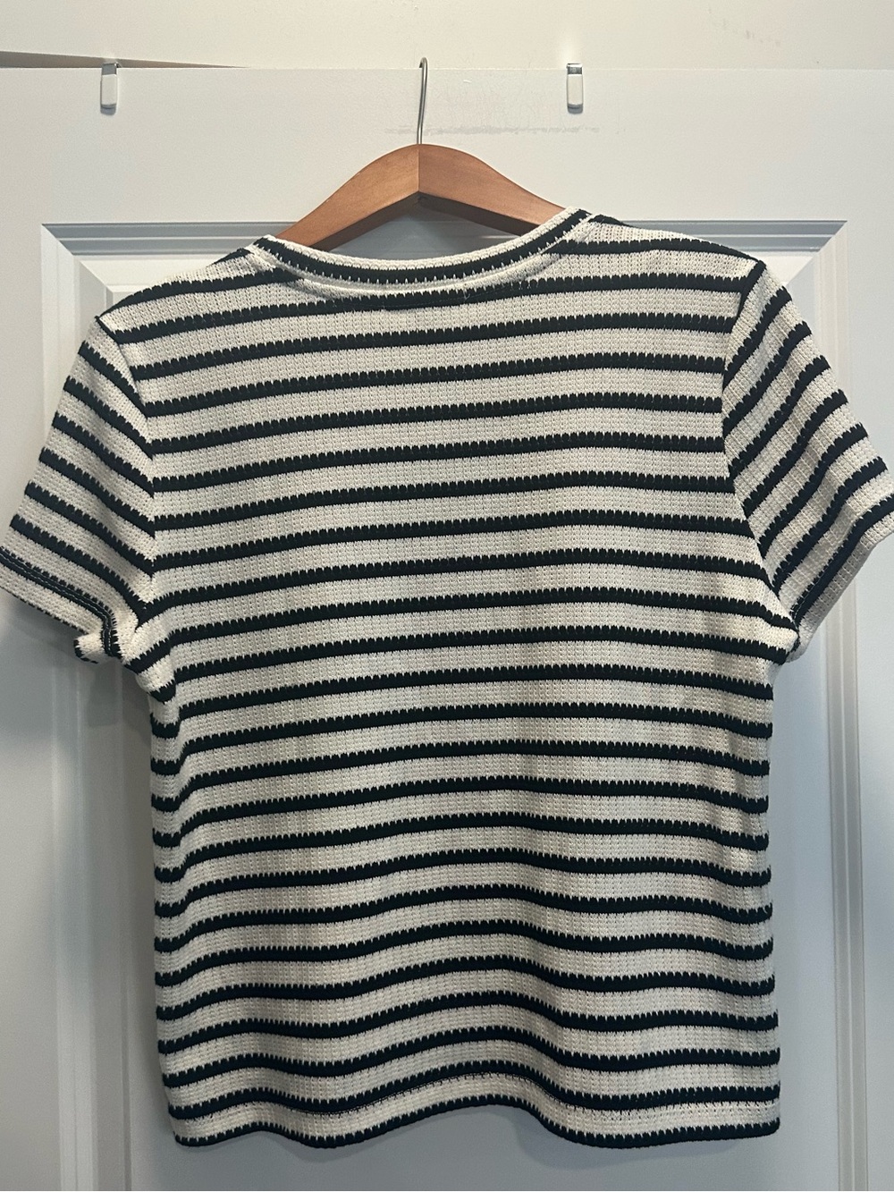 Anthropologie x Sanctuary PERFECT TEXTURED TEE - Black & White Pattern.  Size M - Picture 6 of 7
